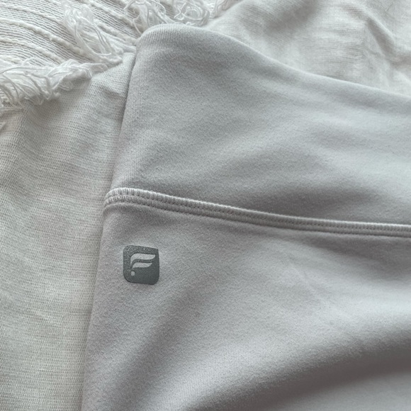 Fabletics White Cropped Leggings Size XS/Small - Picture 3 of 3